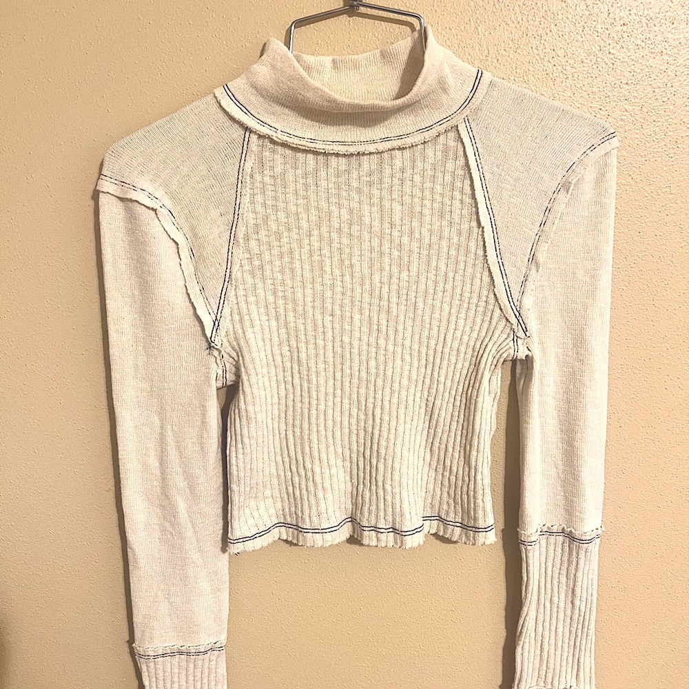 Adorable Cropped BDG Turtleneck